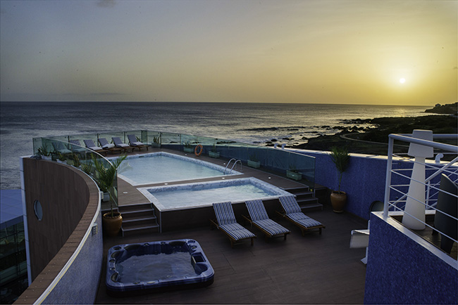 Cap vert ile de santiago hotel vip praia piscine vue soir