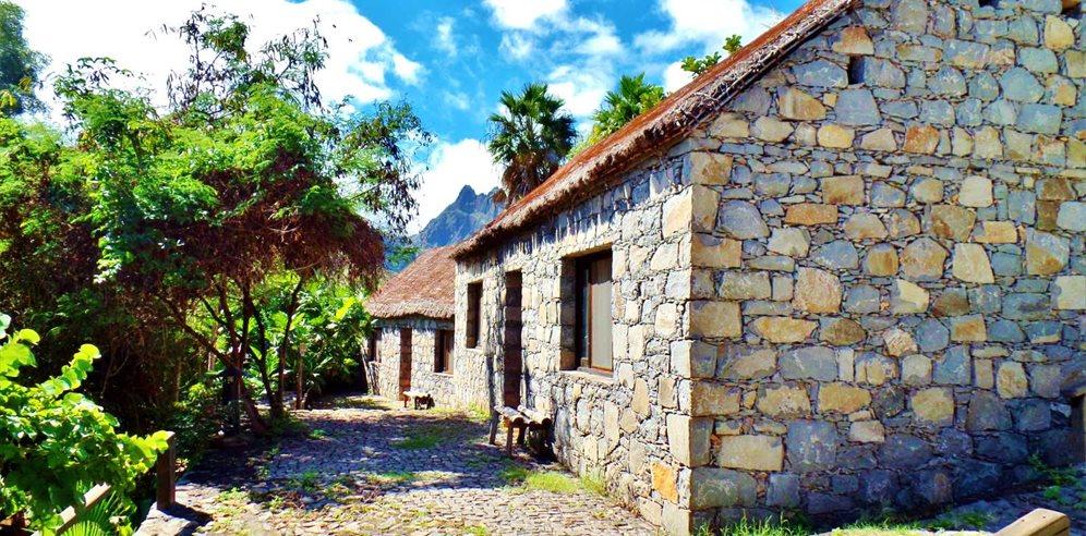 Cap vet ile de santo antao hotel pedracin village bungaloxs