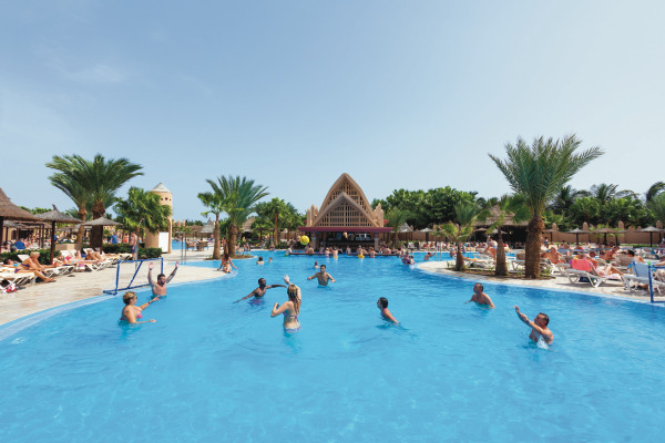 Image hotel/riu funana piscine 3