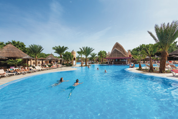 Image hotel/riu funana piscine