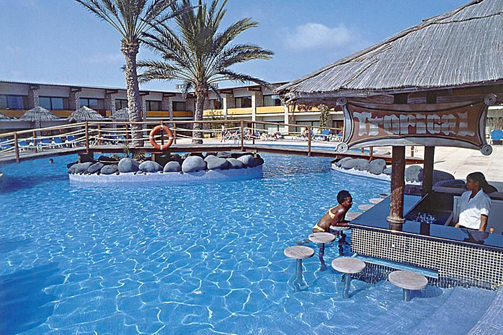 Image sejour/cap vert le de sal hotel belorizonte piscine bar