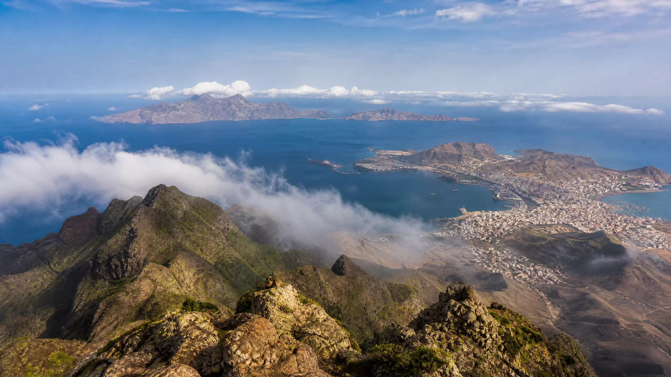 Panorama depuis Monte Verde sur l'île de São Vicente, Cap-Vert