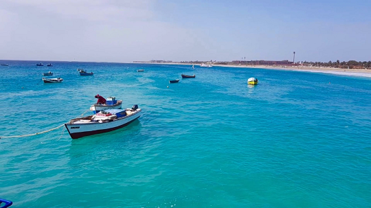 ile de sal mer avec bateau